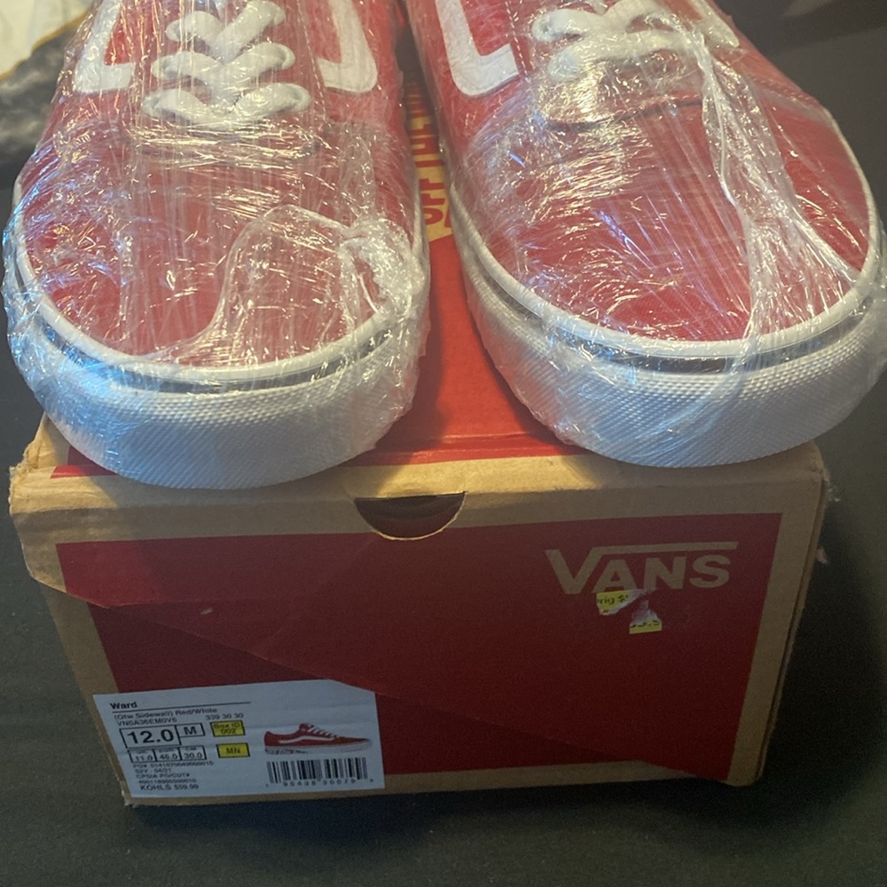 Vans - Picture 3 of 4